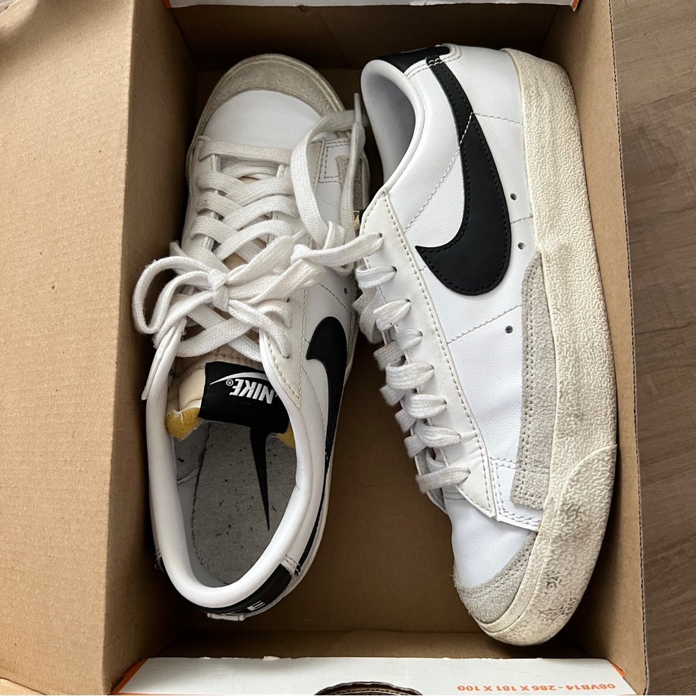 Nike Blazer Low '77 in White and Black